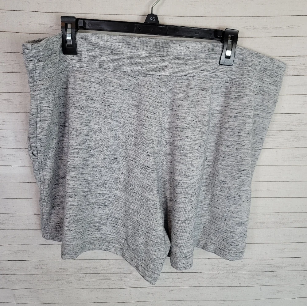 Athleta Balance 4” Shortie in Heathered Gray, sz 1X